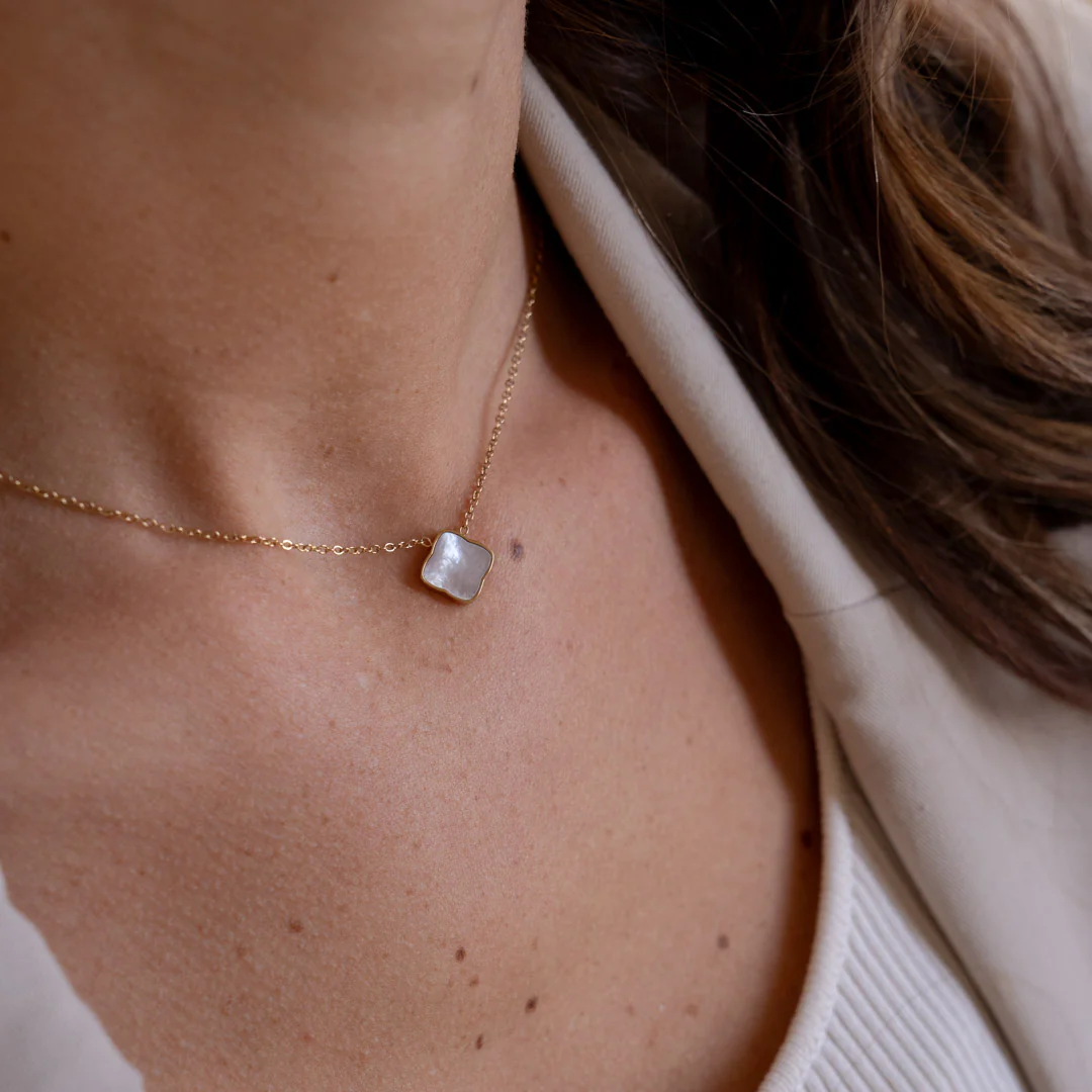 Flora Gold White Necklace - Image 3