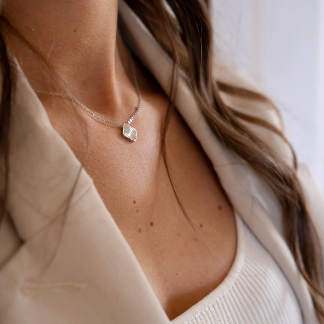 Flora Silver Necklace - Image 3