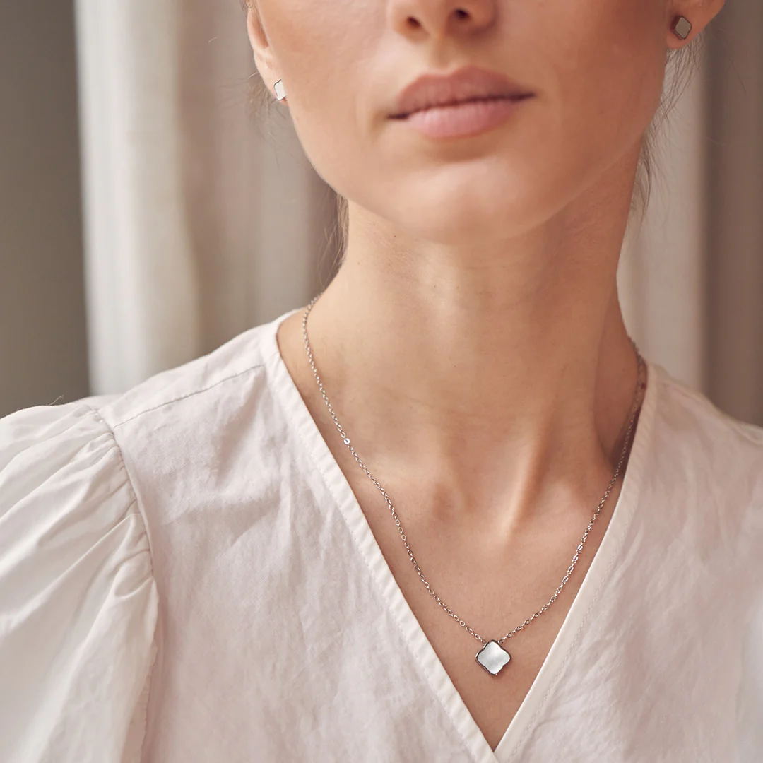 Flora Silver White Necklace - Image 3